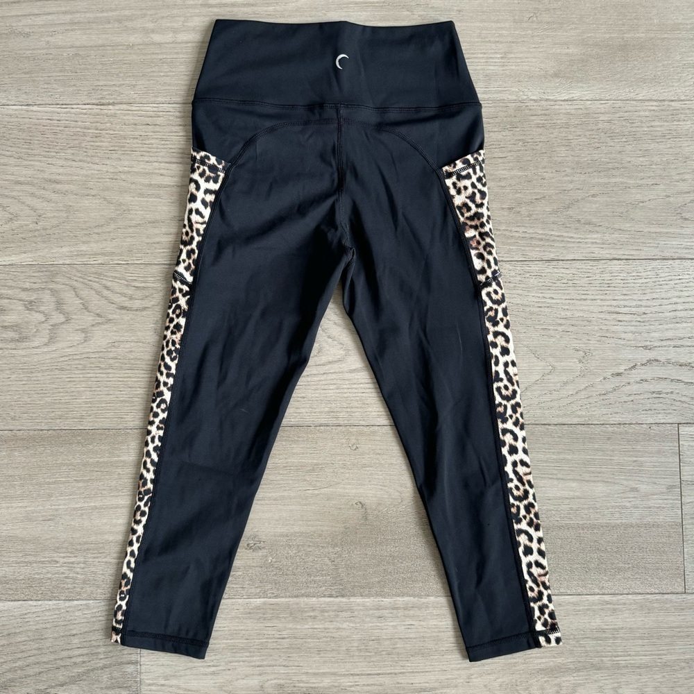🦊 ZYIA Cheetah Leggings w/pockets - Picture 3 of 6